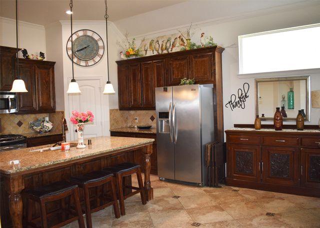 490 Oak Hills Lane, Fate, TX 75189