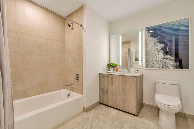 211 N Harbor Drive 3209, Chicago, IL 60601