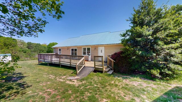 881 Coaling Rd, Charlotte, TN 37036