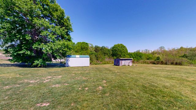 881 Coaling Rd, Charlotte, TN 37036