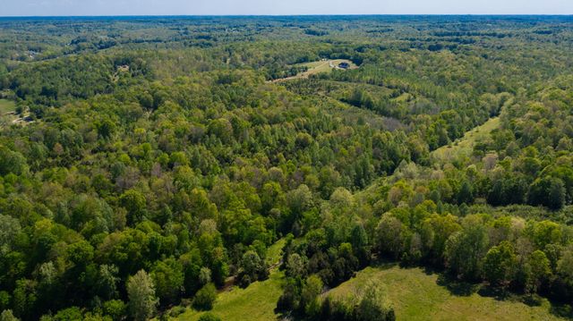 881 Coaling Rd, Charlotte, TN 37036