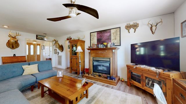 881 Coaling Rd, Charlotte, TN 37036