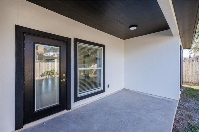 4025 Puget Sound Dr, Corpus Christi, TX 78410