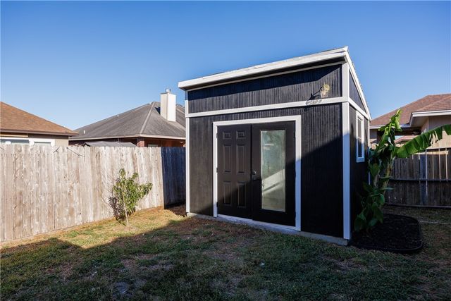 4025 Puget Sound Dr, Corpus Christi, TX 78410