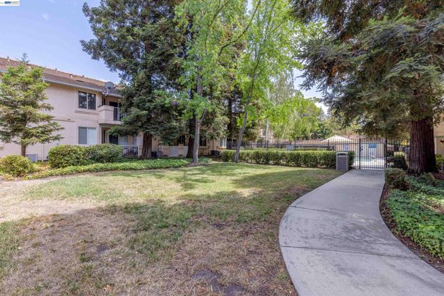 4671 Laurie Cmn 105, Livermore, CA 94550