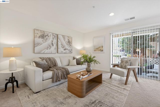 4671 Laurie Cmn 105, Livermore, CA 94550