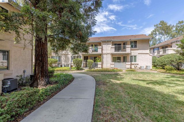 4671 Laurie Cmn 105, Livermore, CA 94550