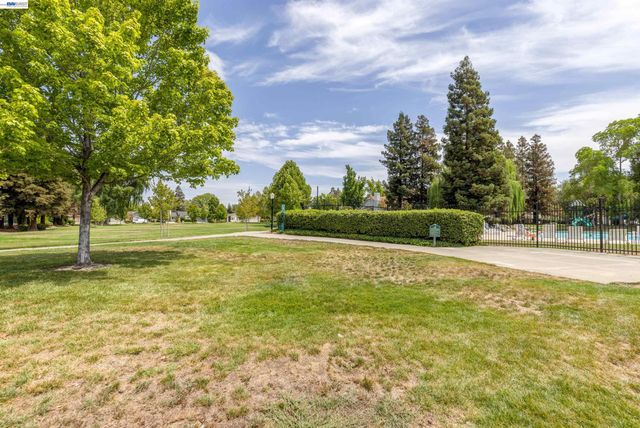 4671 Laurie Cmn 105, Livermore, CA 94550