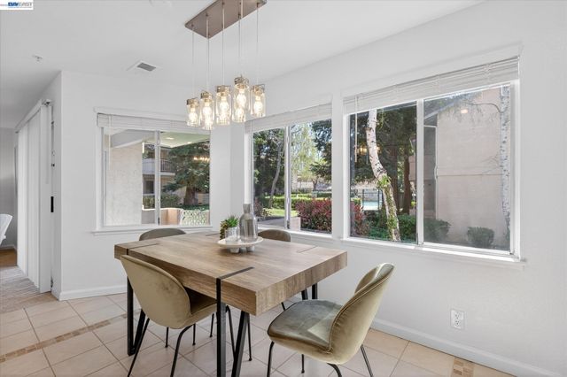 4671 Laurie Cmn 105, Livermore, CA 94550