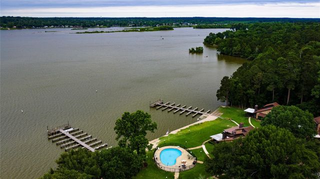 133 Fountain Lake 133, Livingston, TX 77351