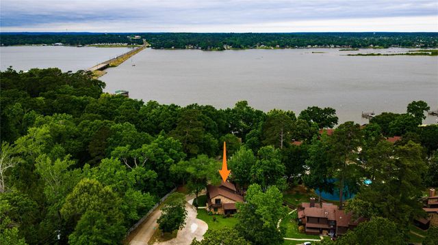 133 Fountain Lake 133, Livingston, TX 77351