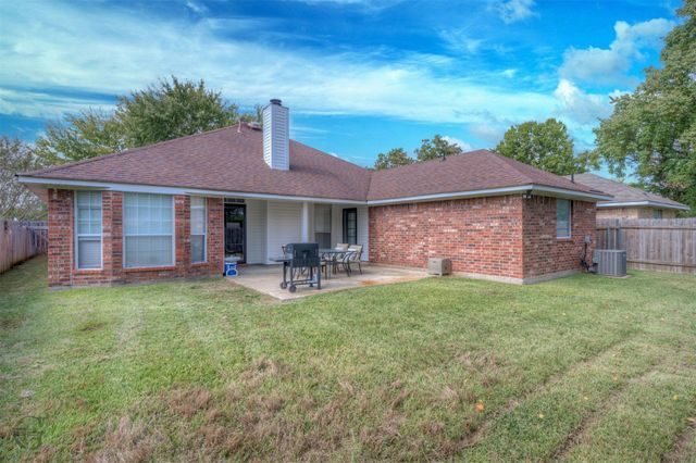 2116 Middle Creek Boulevard, Bossier City, LA 71111