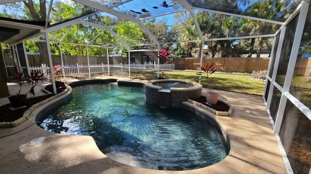 1742 CARDINAL DR, Clearwater, FL 33759