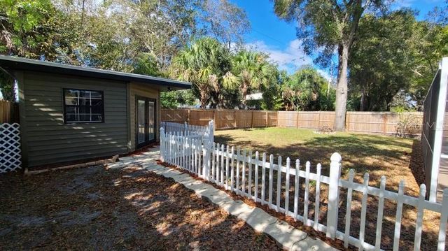 1742 CARDINAL DR, Clearwater, FL 33759