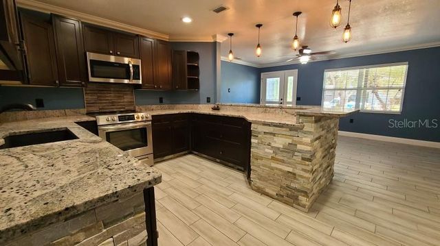 1742 CARDINAL DR, Clearwater, FL 33759