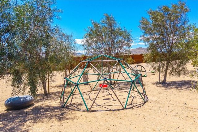 2837 Border Avenue, Joshua Tree, CA 92252