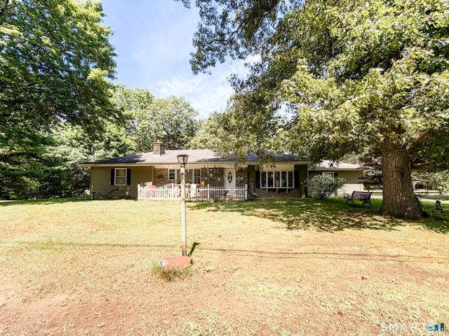 10 Stanley Drive, Plainfield, CT 06354