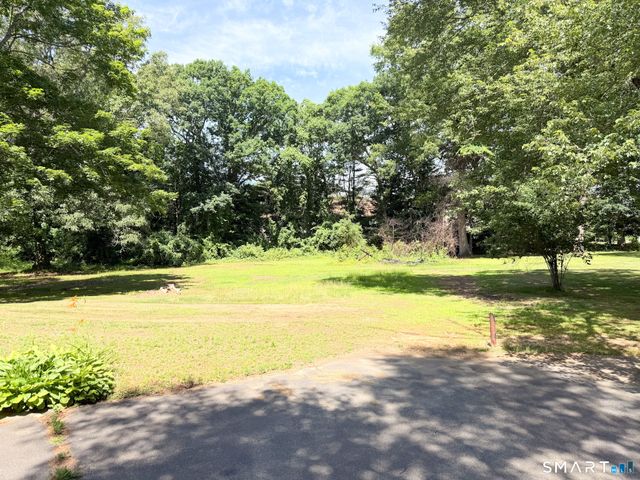 10 Stanley Drive, Plainfield, CT 06354