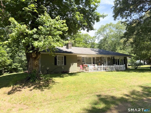 10 Stanley Drive, Plainfield, CT 06354