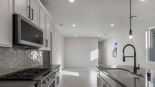 1494 Brillo Del Cielo Street NW, Los Lunas, NM 87031