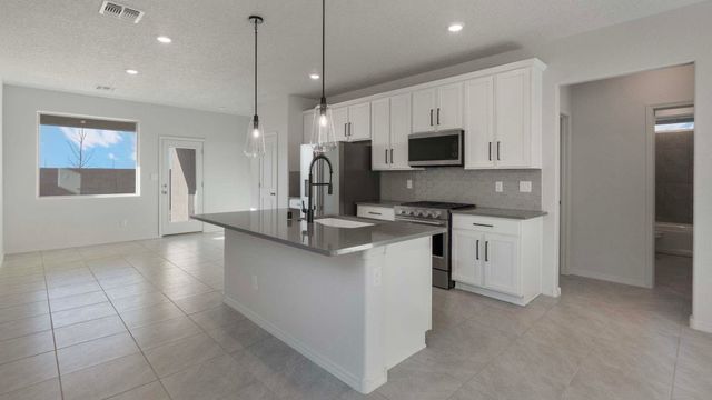 1494 Brillo Del Cielo Street NW, Los Lunas, NM 87031