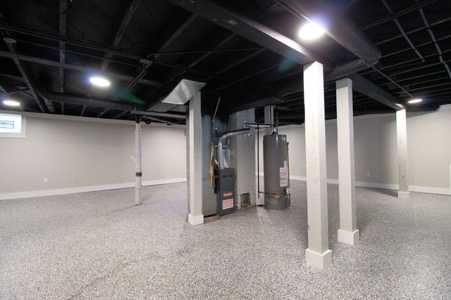 355 S Evergreen Avenue, Kankakee, IL 60901