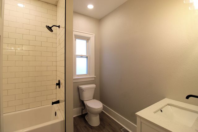 355 S Evergreen Avenue, Kankakee, IL 60901