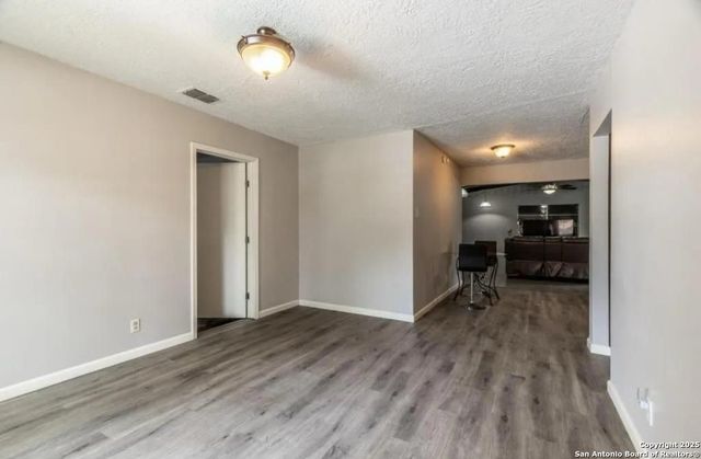 463 Sprucewood, San Antonio, TX 78216