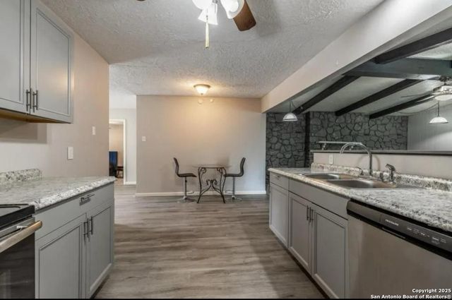 463 Sprucewood, San Antonio, TX 78216