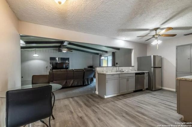 463 Sprucewood, San Antonio, TX 78216