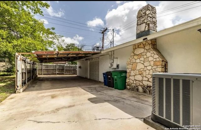 463 Sprucewood, San Antonio, TX 78216