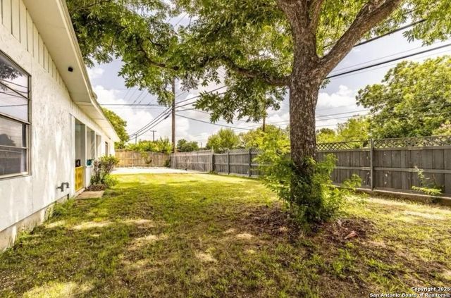 463 Sprucewood, San Antonio, TX 78216
