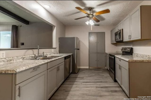 463 Sprucewood, San Antonio, TX 78216