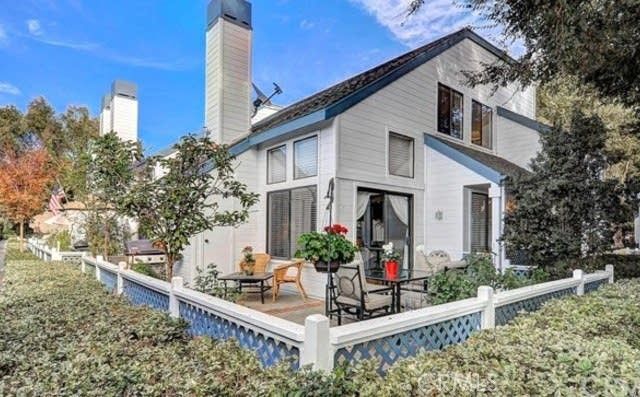 51 Greenmoor, Irvine, CA 92614