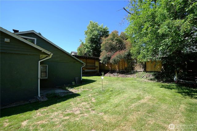 10433 1st Avenue SW, Burien, WA 98146
