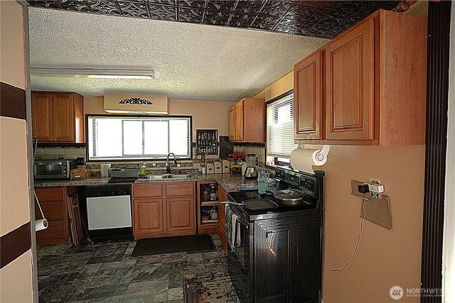 10433 1st Avenue SW, Burien, WA 98146