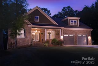 1368 20th Avenue Lane NE, Hickory, NC 28601