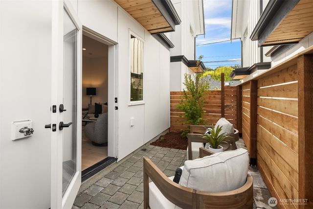 9004 5th Avenue S, Seattle, WA 98108