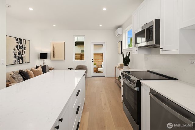 9004 5th Avenue S, Seattle, WA 98108
