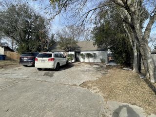 806 Plumpton DR A, Austin, TX 78745