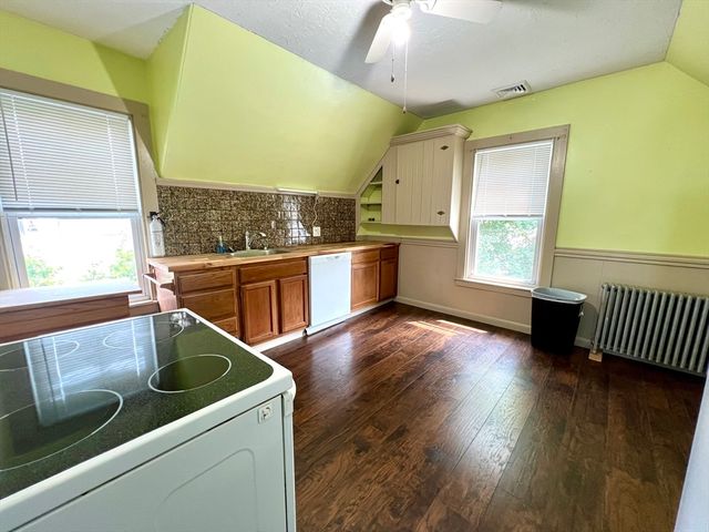40 Central 2, Whitman, MA 02382