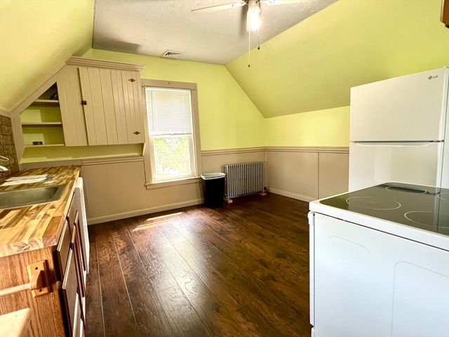 40 Central 2, Whitman, MA 02382
