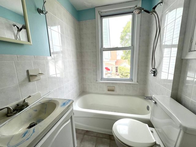 40 Central 2, Whitman, MA 02382