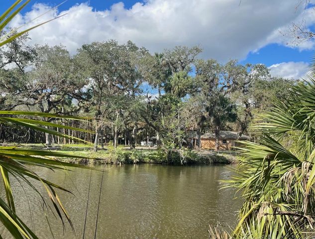 1909 Old River Road, Fort Pierce, FL 34945