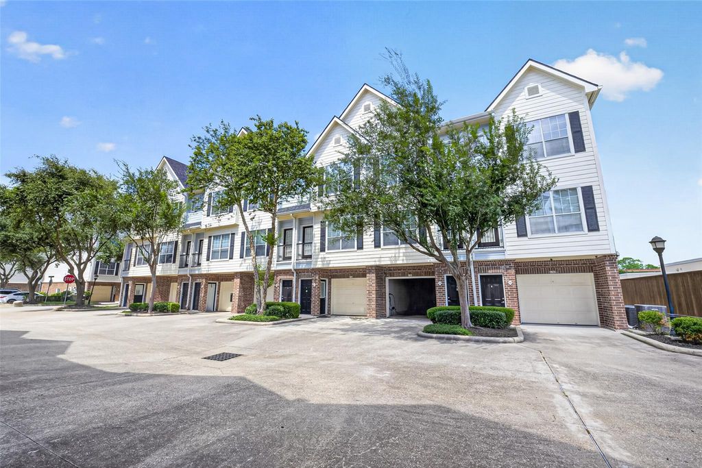 9200 Westheimer Road 1102, Houston, TX 77063