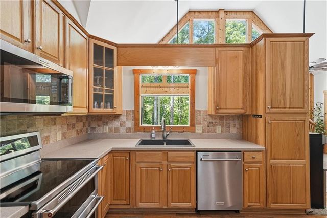 789 Gateway Drive, Ellijay, GA 30540