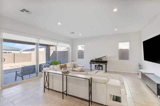 24006 N 171ST Drive, Surprise, AZ 85387