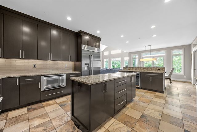 3003 Cedar River Court NE, Cedar Rapids, IA 52411