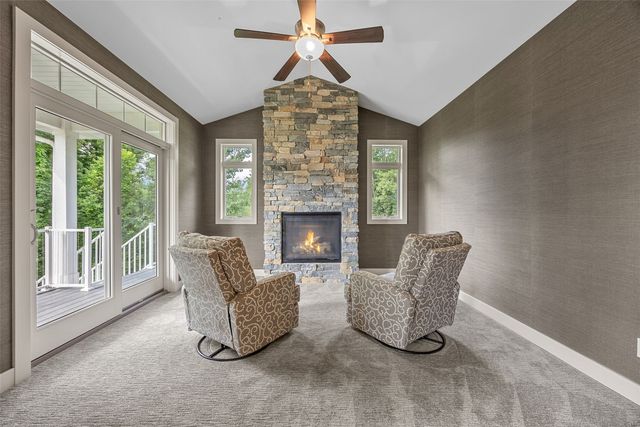 3003 Cedar River Court NE, Cedar Rapids, IA 52411