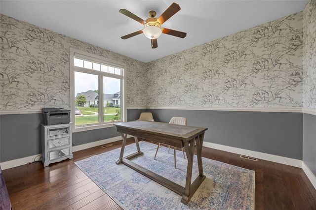 3003 Cedar River Court NE, Cedar Rapids, IA 52411